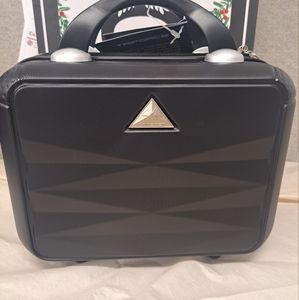 Cosmetic hardside beauty case